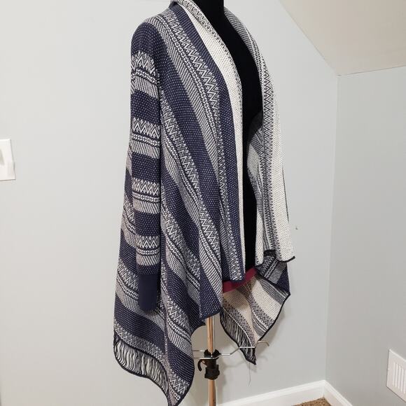 Charming Charlie Aztec Print Fringe Open Cardigan Medium - Picture 5 of 10